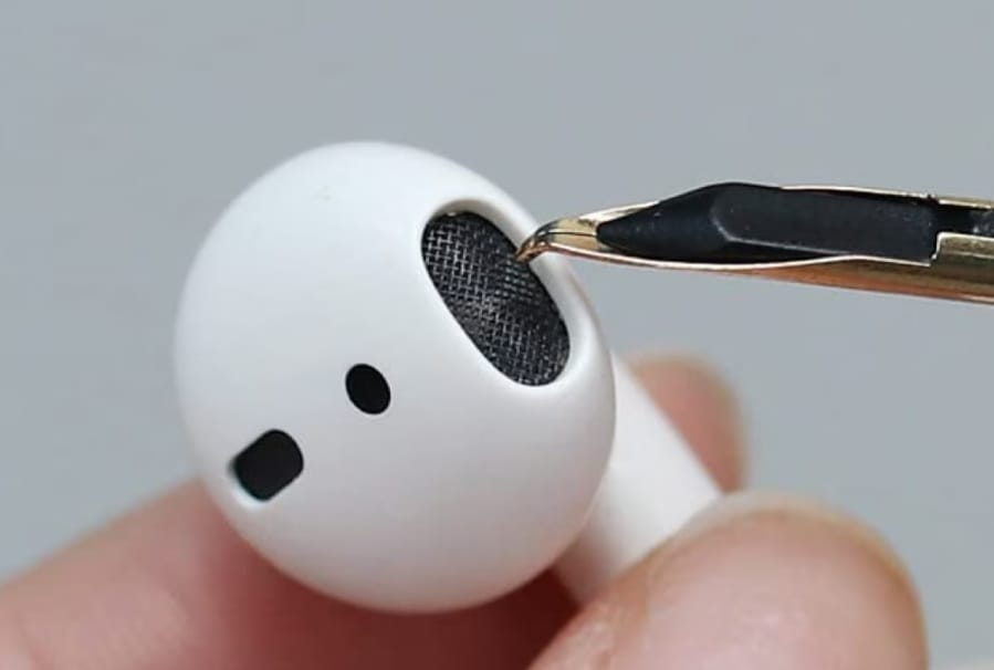 How to clean wireless earbuds